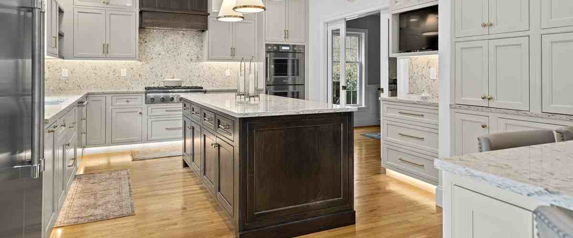 Negotiating with Contractors: Tips and Tricks for a Successful Kitchen Remodel
